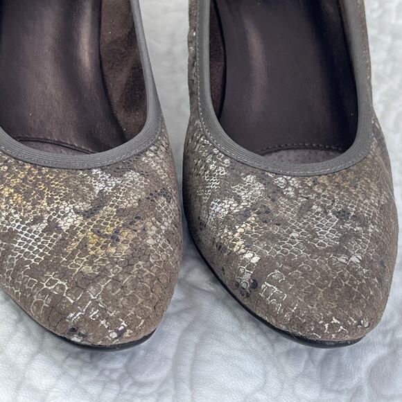 Vaneli Women's Size 7N Copper/Silver Suede Snake Skin Print Slip On Heels - Picture 7 of 11